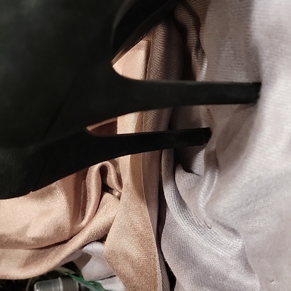 MISMATCHED SIZES***Womens High Heel Pump by Charles David Fur pompom Shoe - Picture 8 of 11